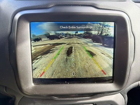 Used 2023 Jeep Renegade Trailhawk image 29