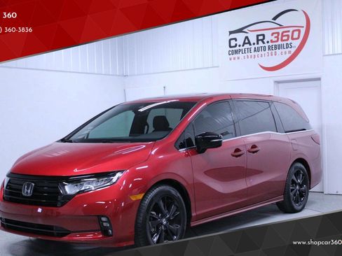 Used 2023 Honda Odyssey Sport image 1