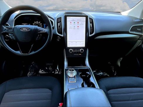 Certified 2021 Ford Edge SE FWD image 9