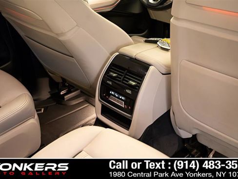 Used 2022 BMW X7 xDrive40i w/ Executive Package AWD/4WD image 34