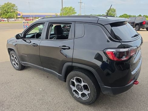 Used 2022 Jeep Compass Trailhawk AWD/4WD image 5