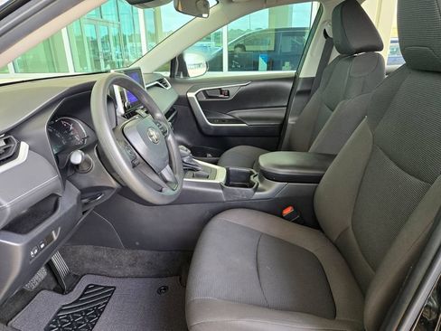 Used 2023 Toyota RAV4 LE FWD image 9
