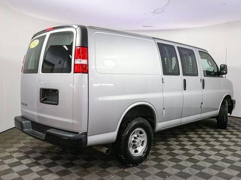Used 2022 Chevrolet Express 2500 image 11