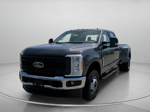New 2026 Ford F350 XL w/ XL Chrome Package image 10