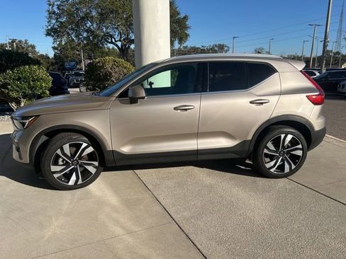 Used 2024 Volvo XC40 B5 Ultimate w/ Protection Package Premier image 6