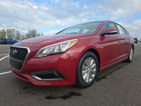 Used 2016 Hyundai Sonata SE image 2