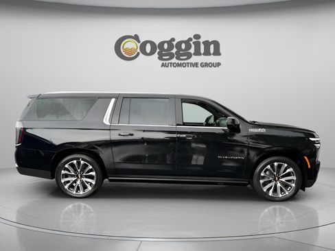 New 2026 Chevrolet Suburban High Country image 6