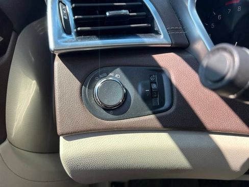 Used 2016 Cadillac SRX Luxury w/ Driver Awareness Package FWD image 22