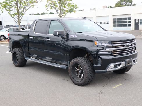 Used 2019 Chevrolet Silverado 1500 High Country w/ Technology Package AWD/4WD image 13