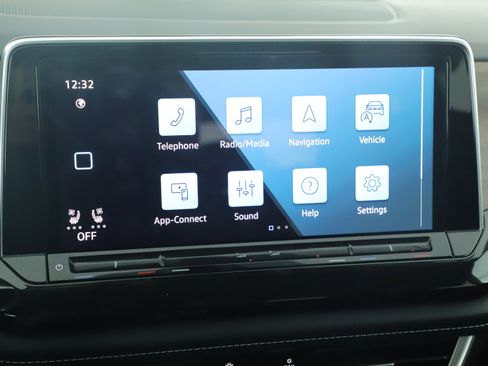 Used 2024 Volkswagen Atlas SE image 21