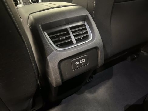 Used 2025 Chevrolet Blazer LT AWD/4WD image 26