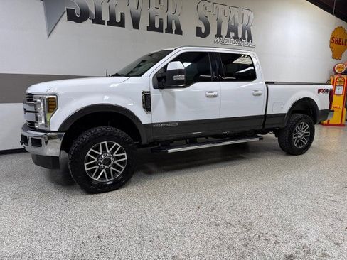 Used 2018 Ford F250 Lariat w/ Lariat Ultimate Package image 4