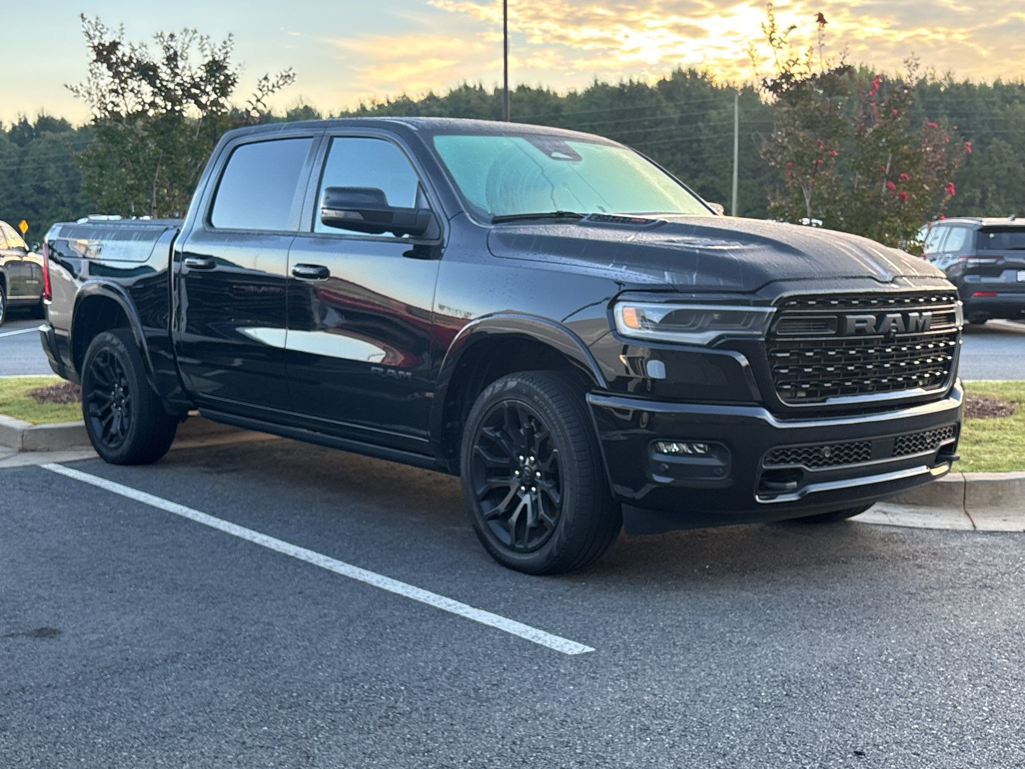 Used 2025 RAM 1500 Limited AWD/4WD image 3