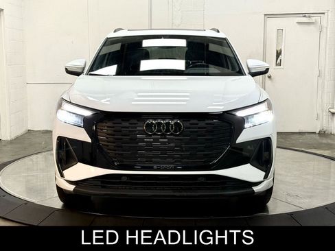 Used 2023 Audi Q4 e-tron Premium Plus w/ Premium Plus AWD/4WD image 3