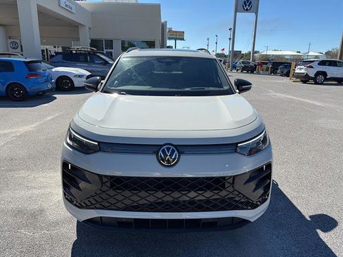 New 2026 Volkswagen Tiguan SE R-Line FWD image 2