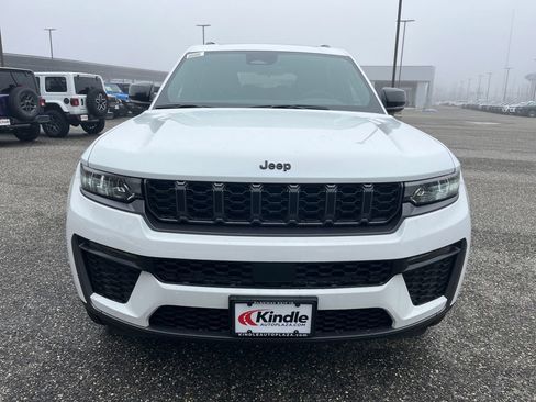 New 2026 Jeep Grand Cherokee L Limited w/ Limited Altitude Package AWD/4WD image 2