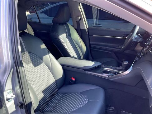 Used 2024 Toyota Camry SE image 7