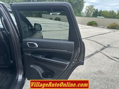 Used 2020 Jeep Grand Cherokee Limited w/ Luxury Group II AWD/4WD image 38