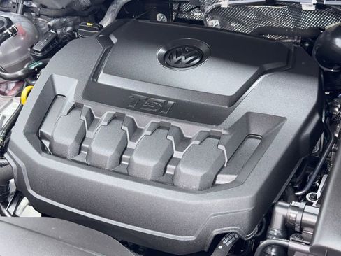 Used 2024 Volkswagen Tiguan SE R-Line image 61