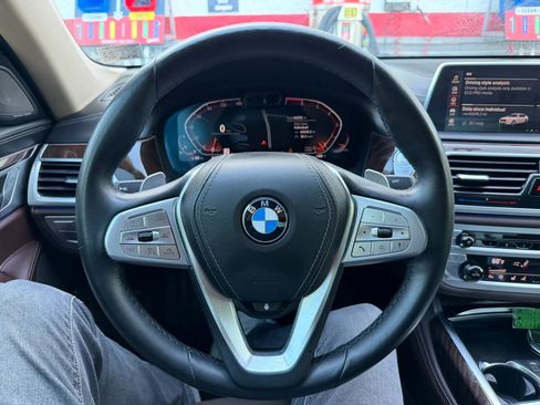 Used 2020 BMW 750i xDrive w/ Executive Package AWD/4WD image 17