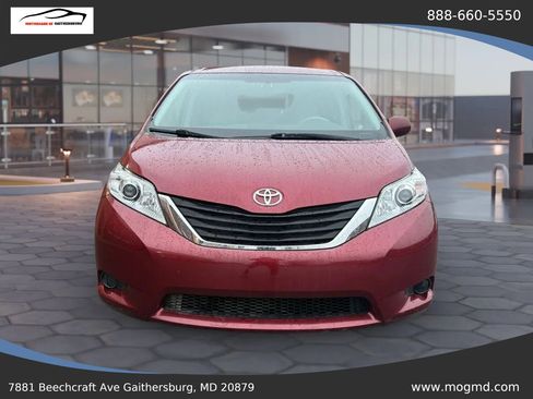 Used 2012 Toyota Sienna LE image 7