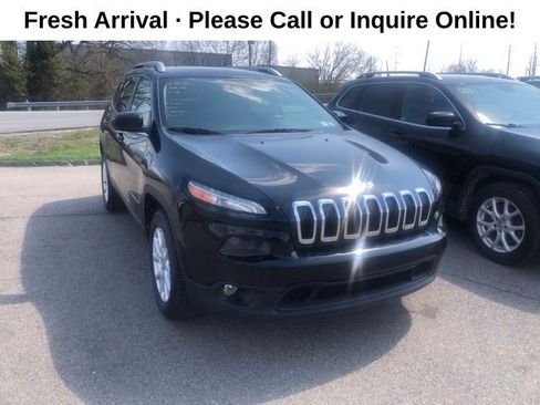 Used 2018 Jeep Cherokee Latitude image 1
