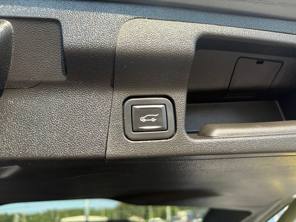 Used 2023 GMC Acadia SLE w/ Driver Convenience Package AWD/4WD image 15