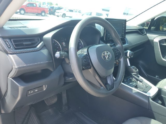 Used 2020 Toyota RAV4 XLE AWD/4WD image 21
