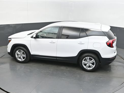 Used 2024 GMC Terrain SLE FWD image 35