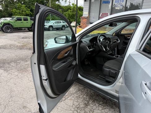 Used 2018 GMC Terrain SLE FWD image 9