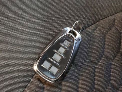 Used 2018 Chevrolet Equinox LT w/ Sun & Infotainment Package image 32