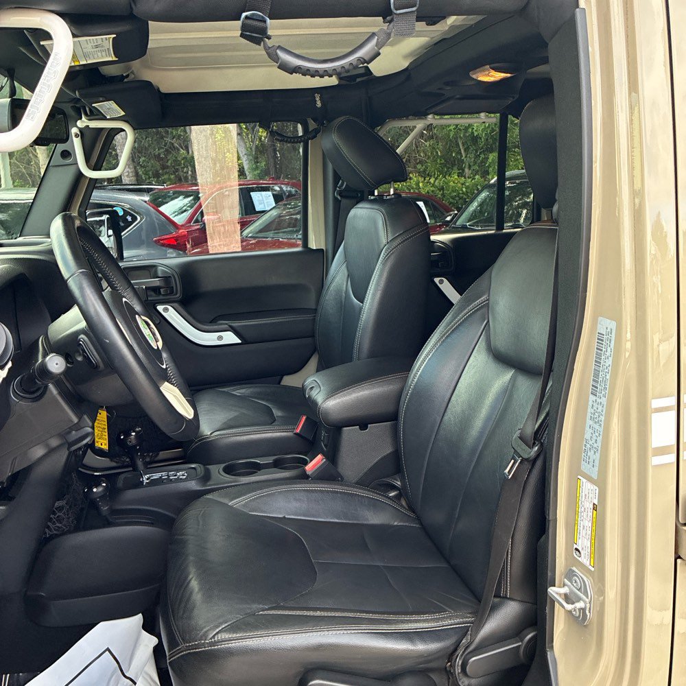Used 2017 Jeep Wrangler Unlimited Sahara w/ Quick Order Package 24E Chief AWD/4WD image 4