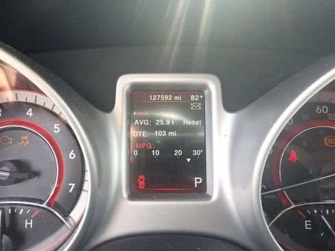 Used 2018 Dodge Journey SE image 9