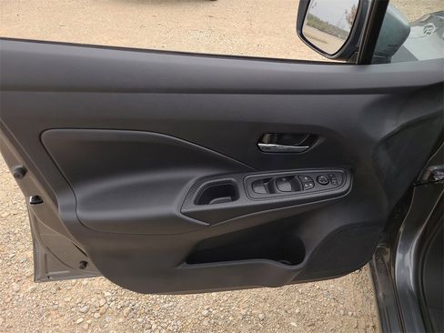 New 2025 Nissan Versa SV image 9