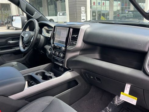 New 2026 RAM 1500 Express AWD/4WD image 13