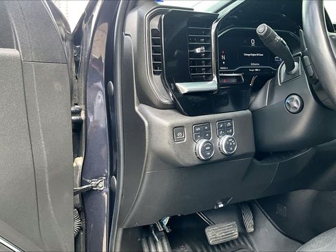 Used 2023 GMC Sierra 1500 SLT AWD/4WD image 30