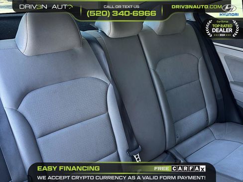 Used 2017 Hyundai Elantra SE FWD image 14