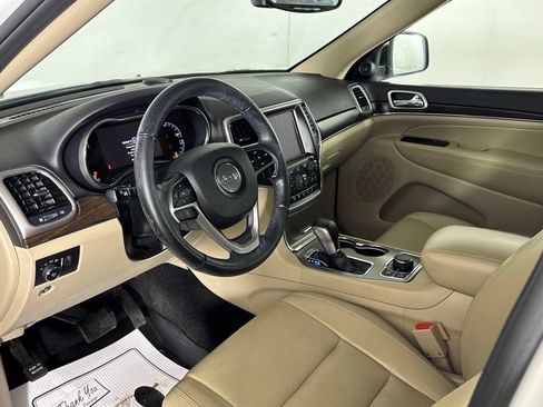 Used 2018 Jeep Grand Cherokee Limited w/ Luxury Group II AWD/4WD image 17
