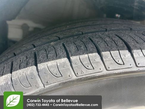 Used 2020 Toyota Corolla LE FWD image 27