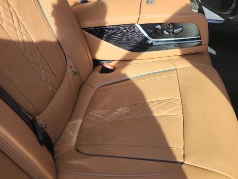 Used 2022 BMW 750i xDrive w/ Executive Package image 29