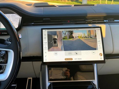 New 2025 Land Rover Range Rover Autobiography image 6