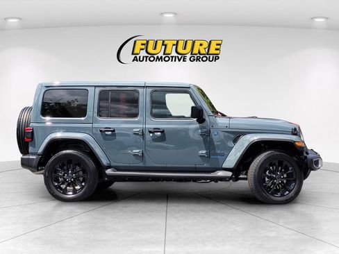Used 2025 Jeep Wrangler Unlimited Sahara AWD/4WD image 9