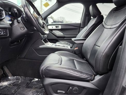 Certified 2020 Ford Explorer ST w/ ST Street Pack image 19