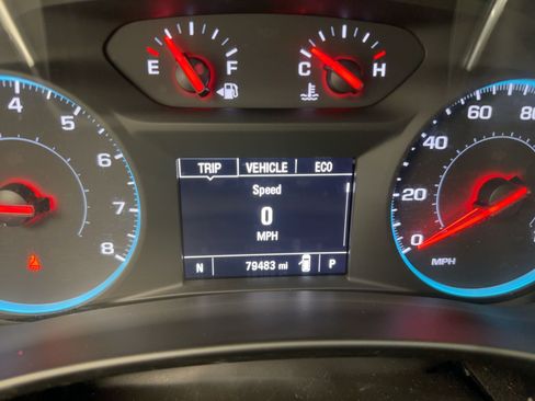 Used 2018 Chevrolet Equinox LT image 18