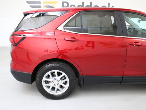 Used 2024 Chevrolet Equinox LT w/ LPO, Floor Liner Package AWD/4WD image 9