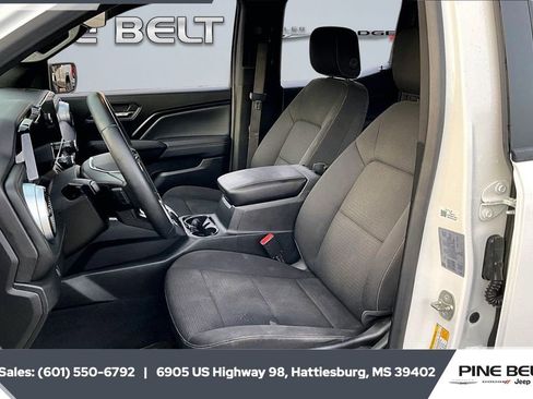 Used 2024 Chevrolet Colorado LT image 18