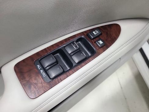 Used 2012 Toyota Avalon FWD image 23