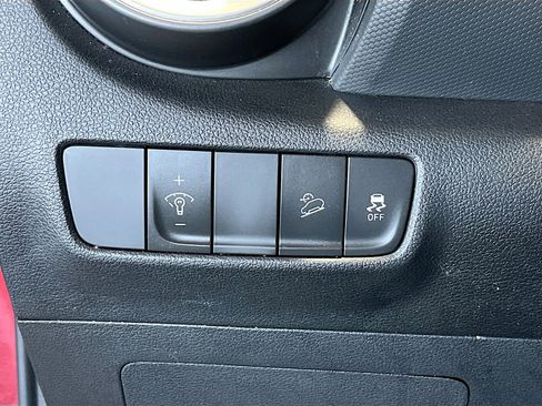 Used 2023 Hyundai Kona SEL AWD/4WD image 10