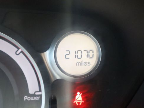 Used 2012 Mitsubishi i SE image 28