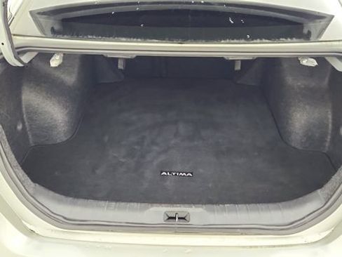 Used 2024 Nissan Altima 2.5 SV FWD image 31